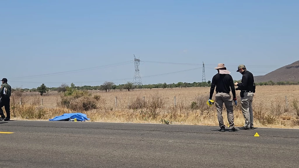 Muere mujer tras ser arrollada por un camión de carga en sindicatura de