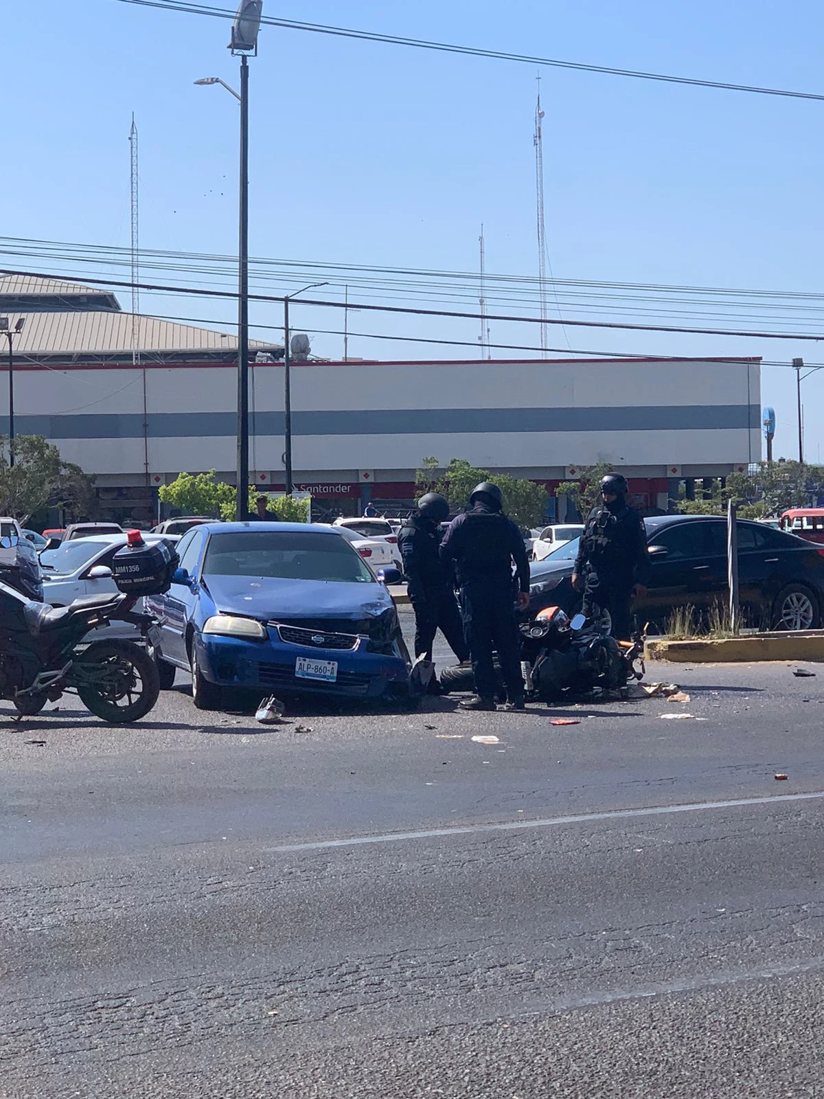 Se registra choque entre automóvil y moto en Mazatlán Seguridad