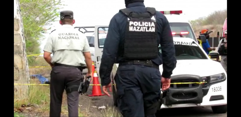 Dejan a tres hombres muertos por la autopista a Mazatlán-Culiacán