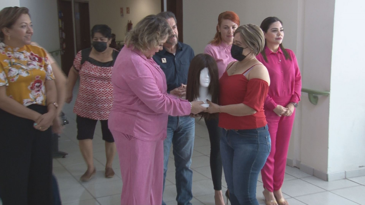 Inauguran taller para elaborar pelucas a mujer en tratamiento de cáncer de mama