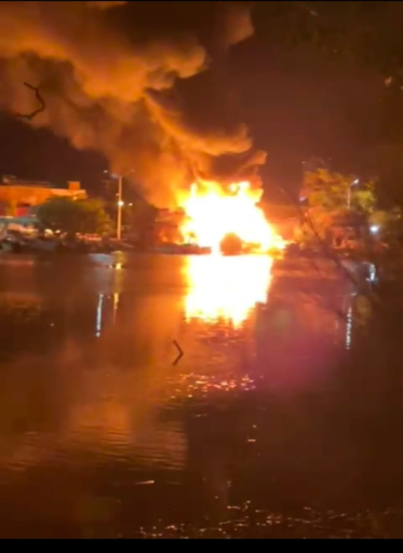 Se incendia casa de lámina y cartón en Mazatlán