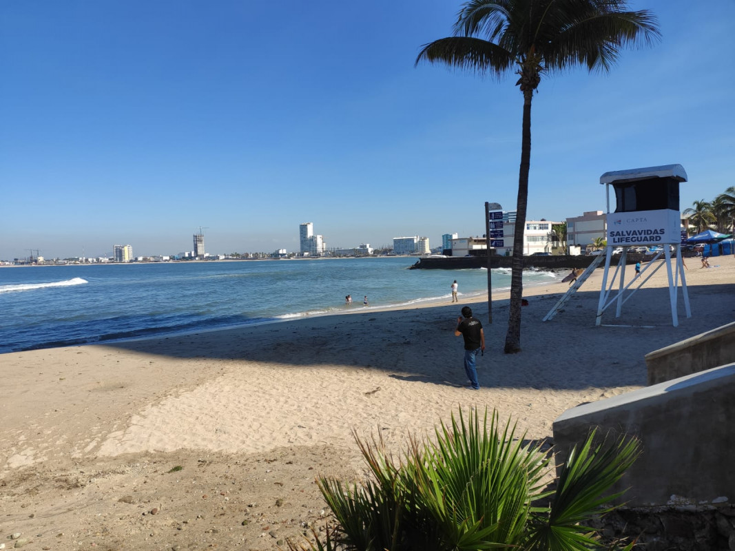 Playa Pinitos en Mazatlán, podría perder certificación Platino