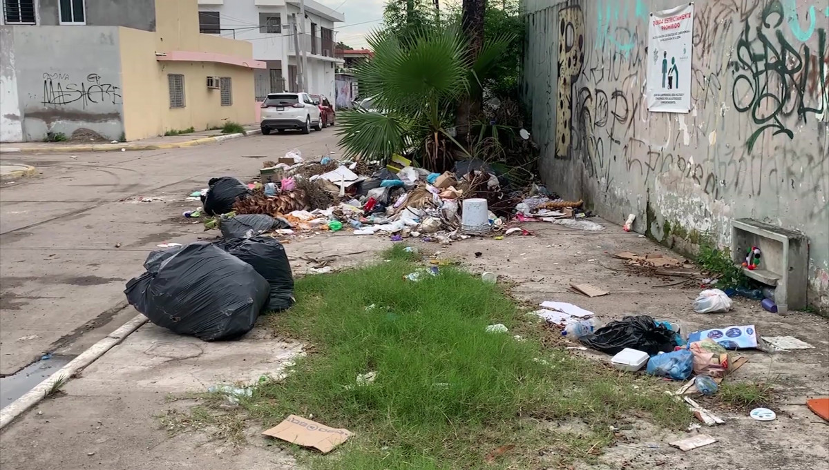 Continuarán atendiendo el problema de la basura hasta con volteos: Alcalde de Mazatlán