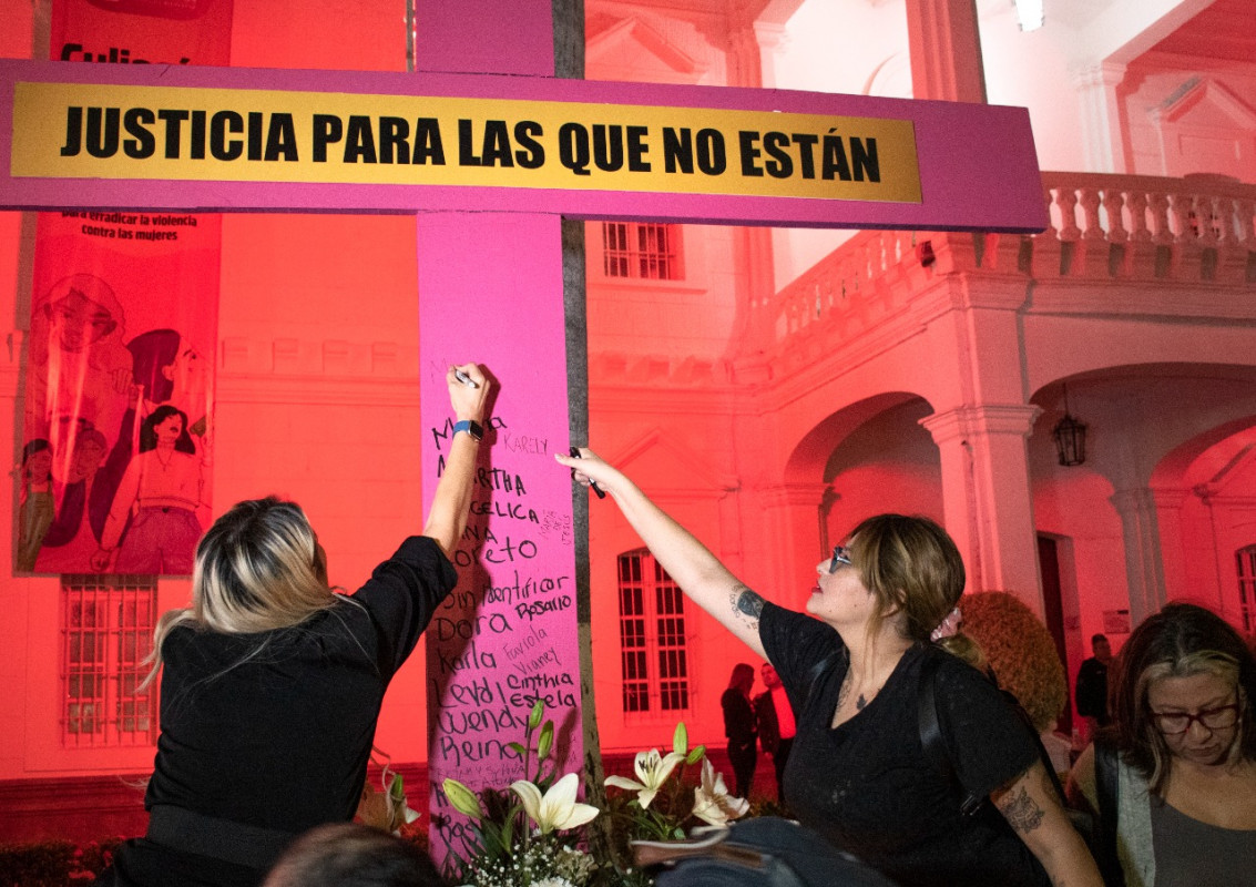 Inician con Vigilia los 16 días de activismo contra la violencia de género en Culiacán