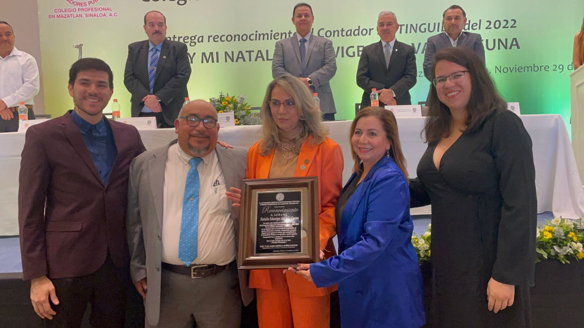 Entregan reconocimiento "Contador distinguido 2022"