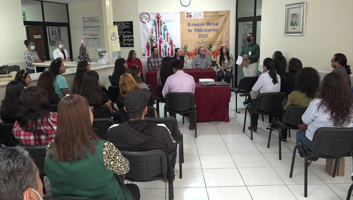 El Psicólogo, Agustín Jaime Aguilar Navarro, es reconocido por CIJ Mazatlán como voluntario del año