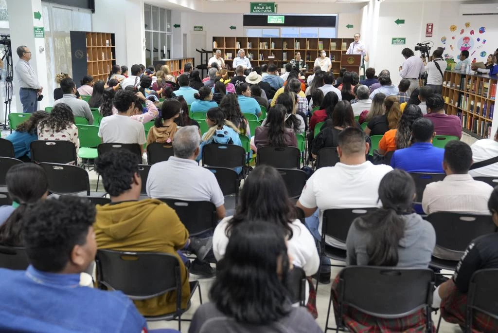 Presenta Congreso del Estado en Escuinapa la Colección Literaria Dámaso Murúa
