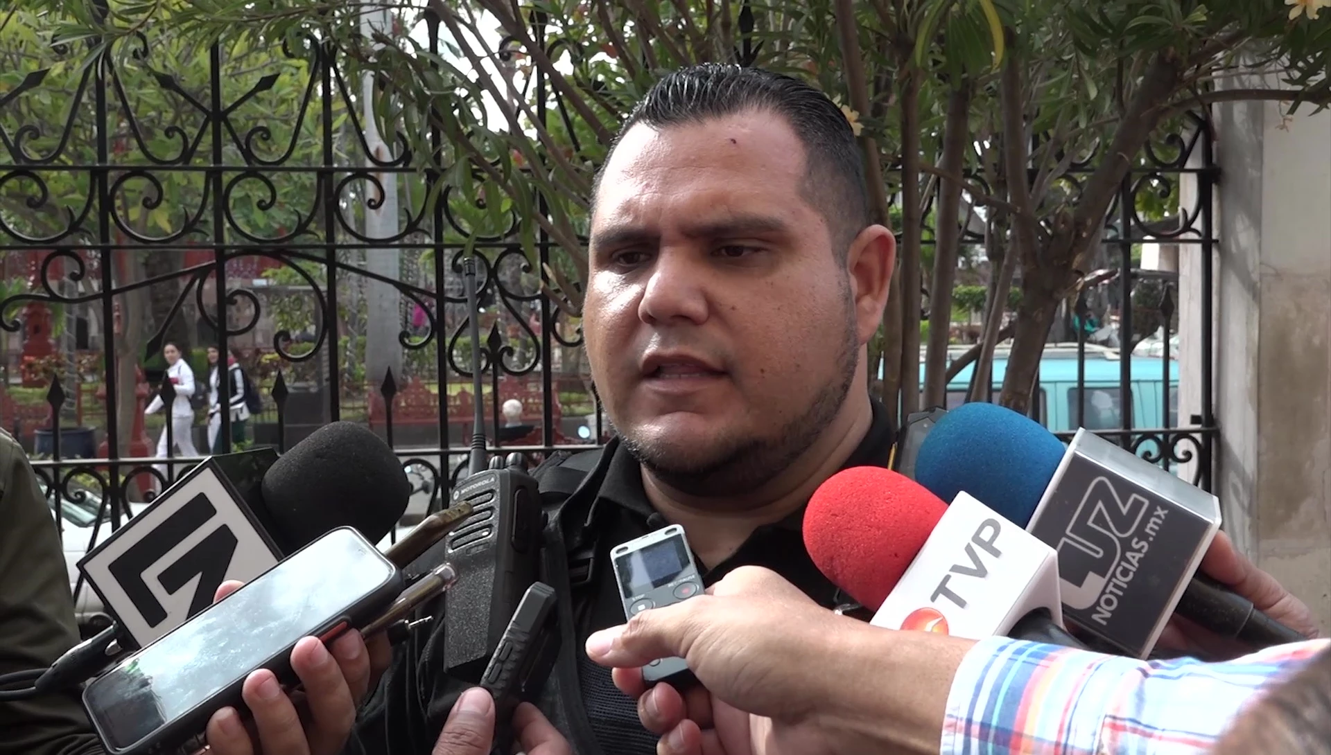 ¡Pondrán el ejemplo! Retiran polarizado a patrullas de la Policía Municipal en Mazatlán