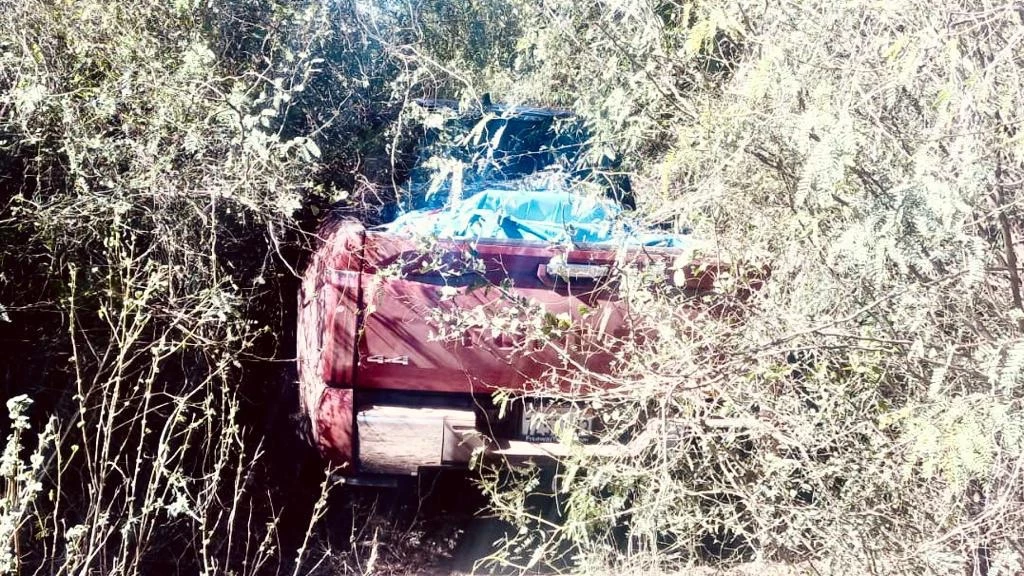 Logran FGJE recuperar vehículos que fueron despojados a paisanos sobre la carretera en días pasados