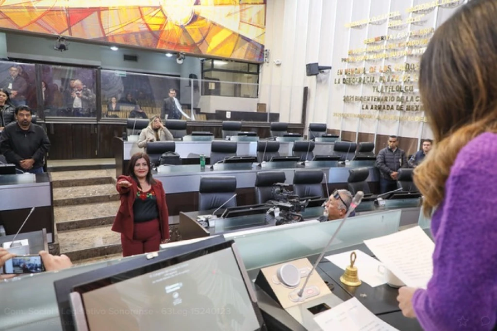 Autoriza la Permanente licencia a la diputada Margarita Vélez De la Rocha