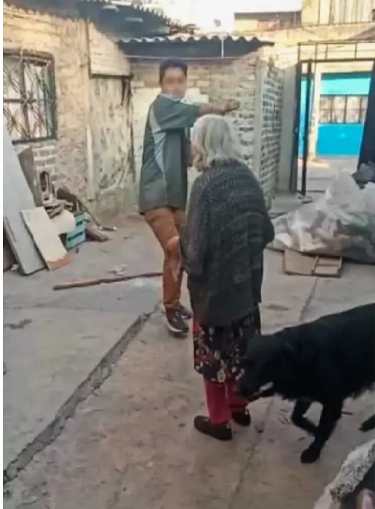 Detienen a joven por agredir a su abuela con un tubo
