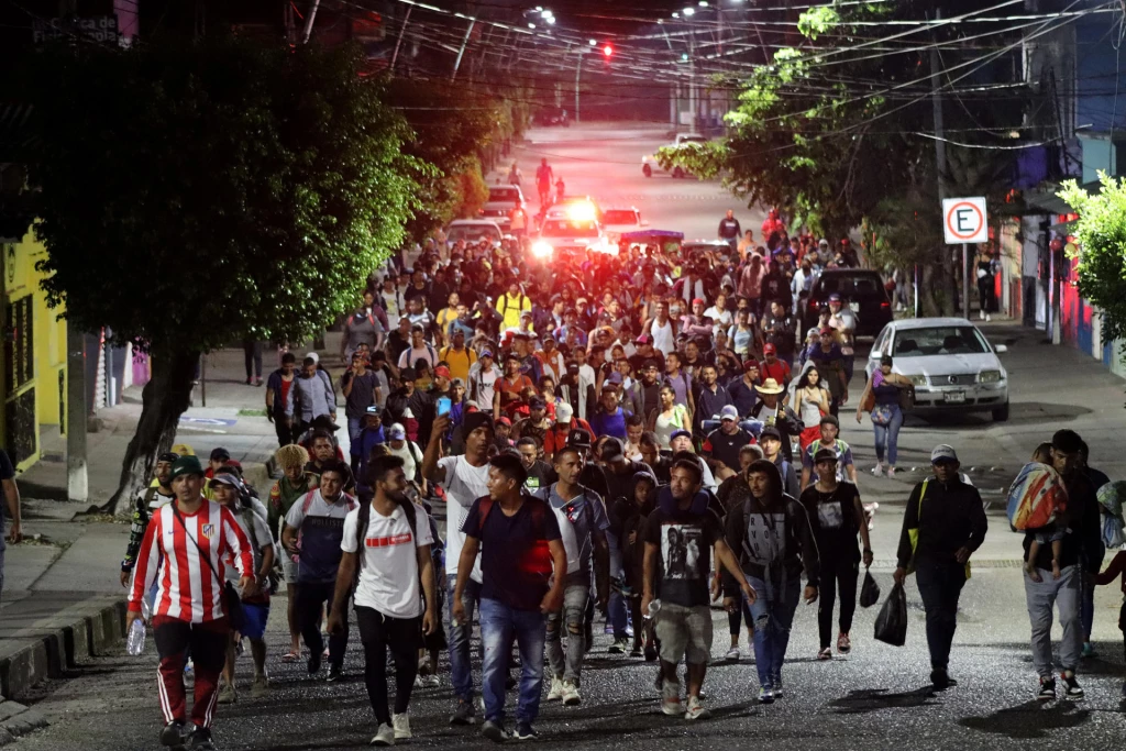 Nueva caravana de unos 1.000 migrantes parte del sur de México