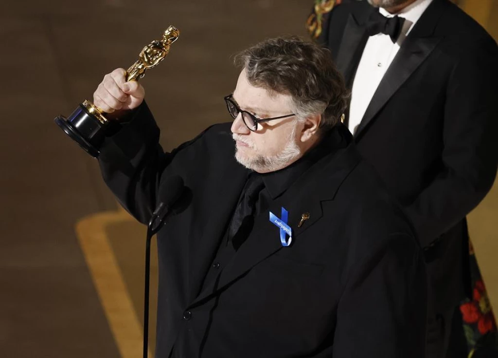 "Pinocchio" le da "El Oscar" al director mexicano Guillermo del Toro