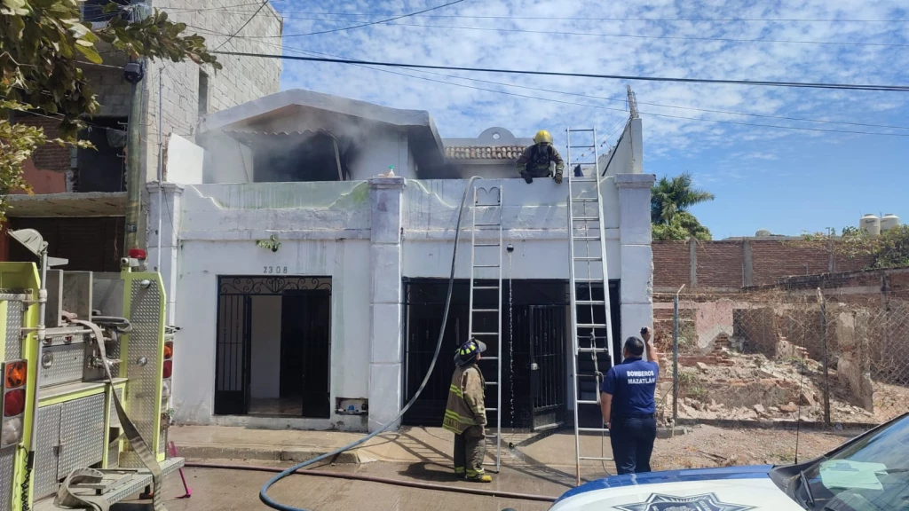 Vecino de la Francisco Villa se salva de morir quemado