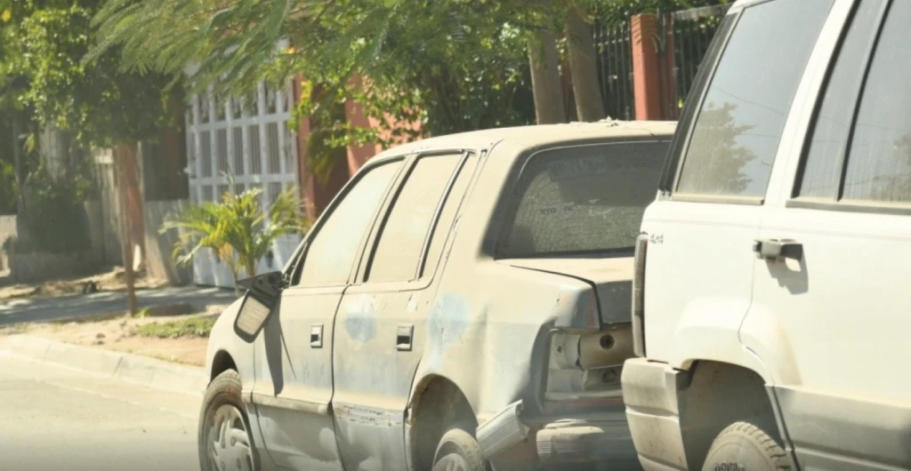 En Ahome siguen liberando vialidades de vehículos abandonados
