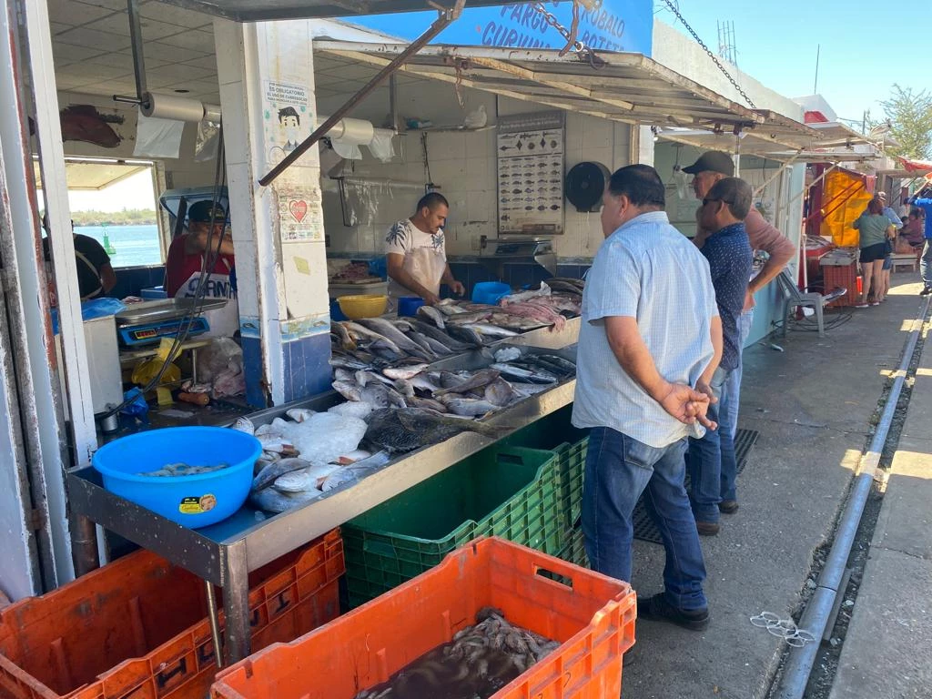 Caen ventas de pescado en Mazatlán durante cuaresma