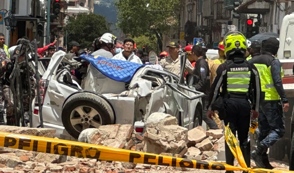 Asciende a 446 la cifra de heridos y más de 10 muertos por sismo de 6,5 en Ecuador