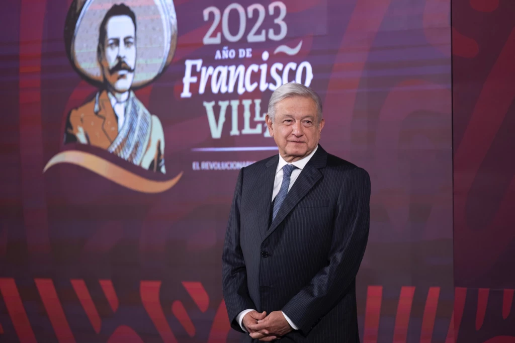 Rechaza opinar AMLO sobre empresa privada