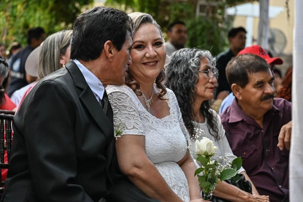 Unen sus vidas más de 130 parejas en Jornada de Matrimonios Colectivos