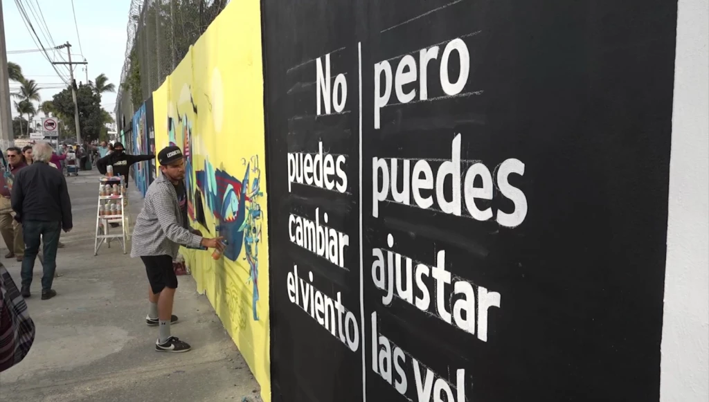 Transforman barda perimetral de mas de 2 kilómetros en arte urbano en Mazatlán