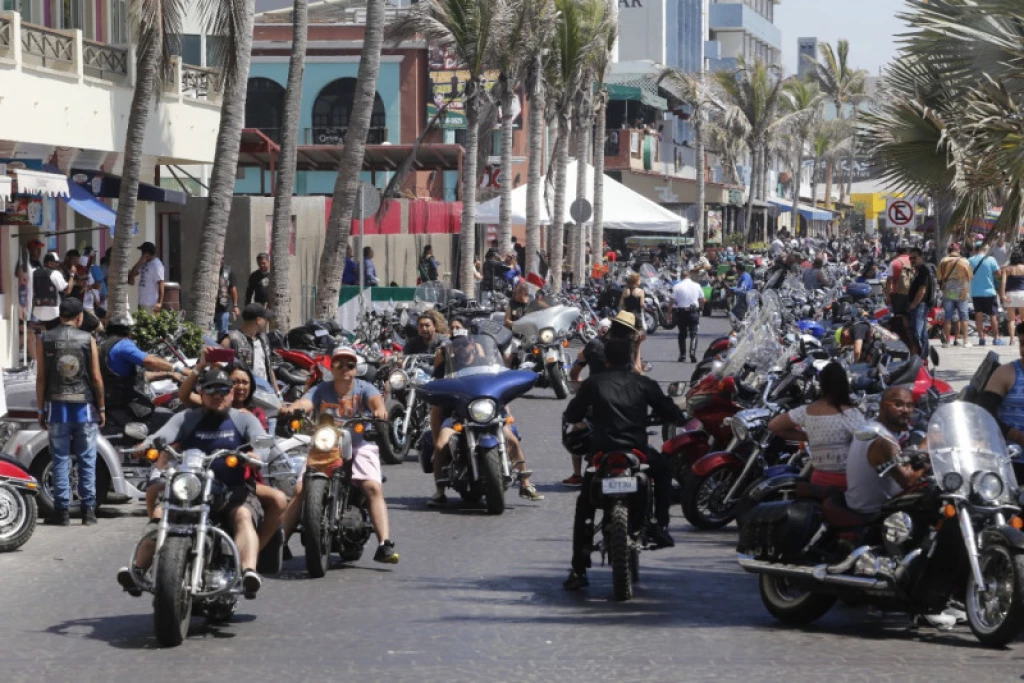 ¿Conducirás una motocicleta en Semana de la Moto? Vialidad tiene algunas recomendaciones