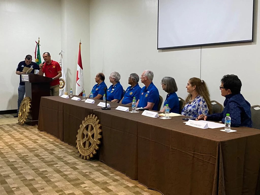 Clubes rotarios de Canadá donan máquinas de bomberos, útiles escolares y equipo a Sinaloa y Jalisco