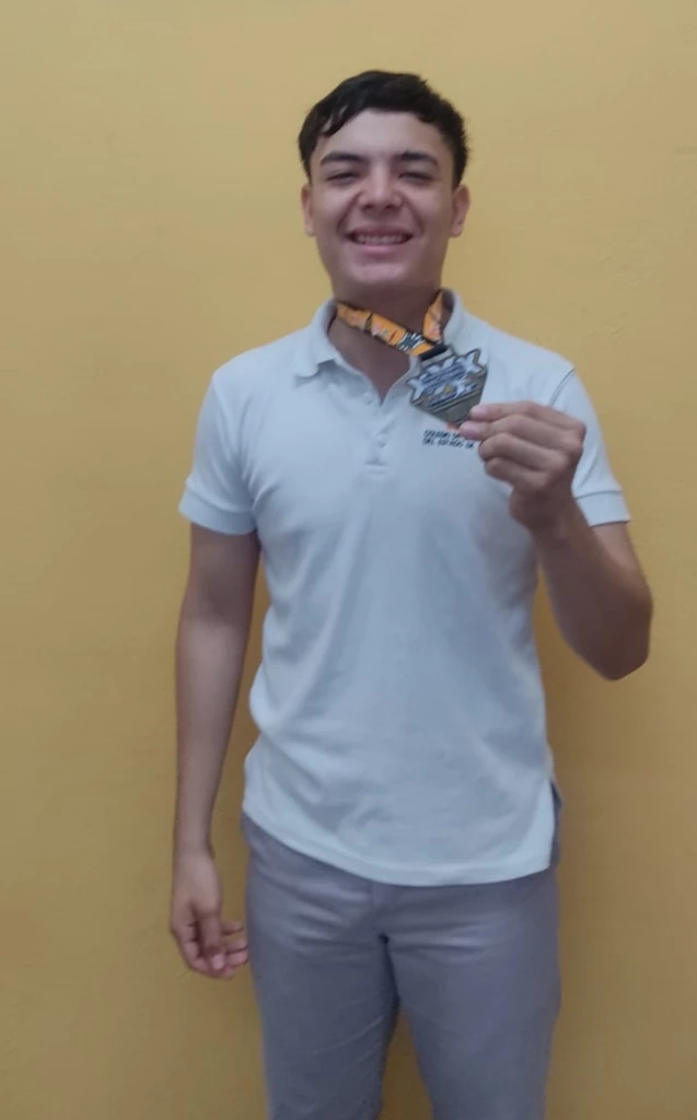 Ganan alumnos de Cobach Sonora oro y plata en torneo nacional de karate