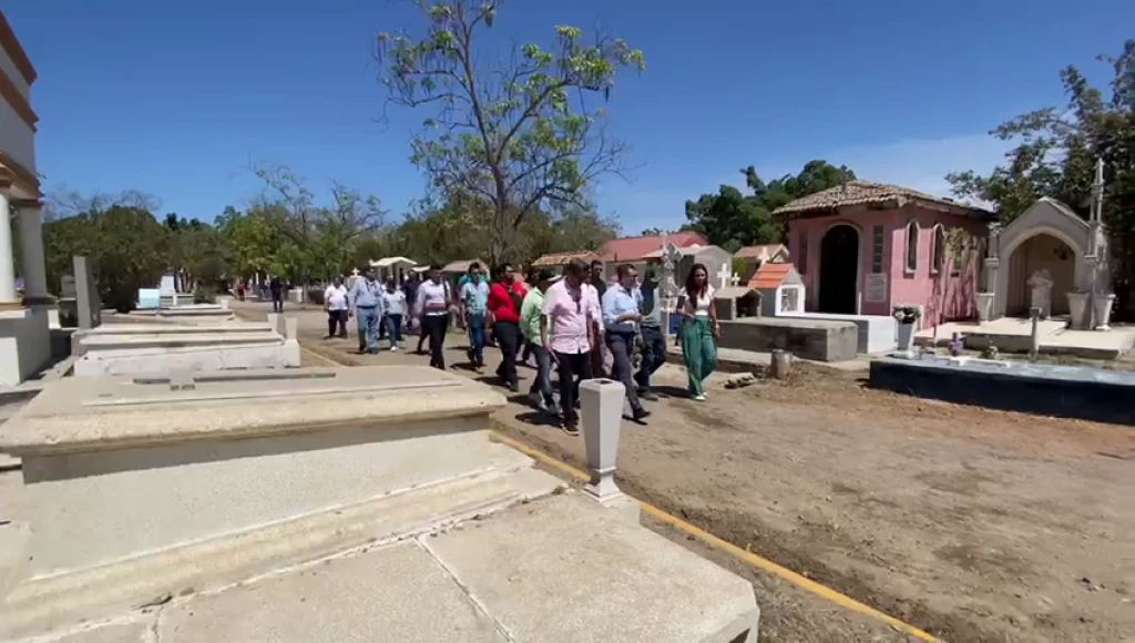 Autoridades municipales de Mazatlán realizan recorrido de supervisión en panteones