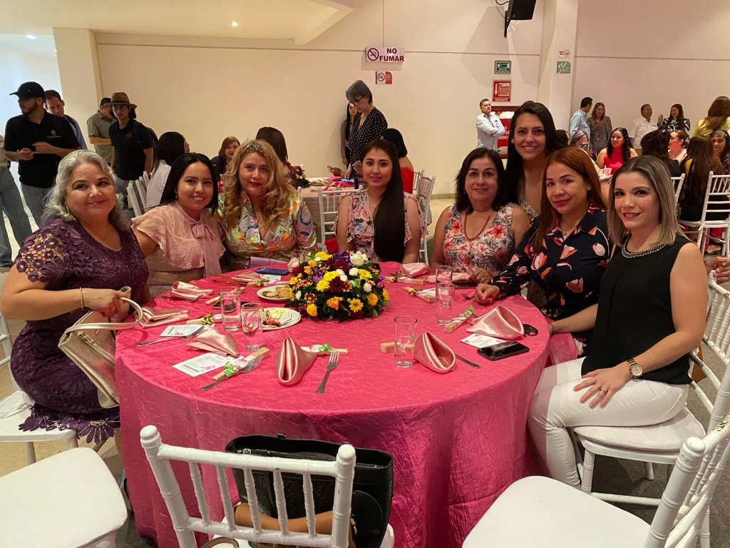 Festejan a las trabajadoras de SEPyC