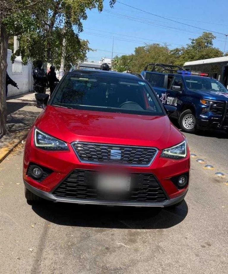 Detienen a un hombre armado