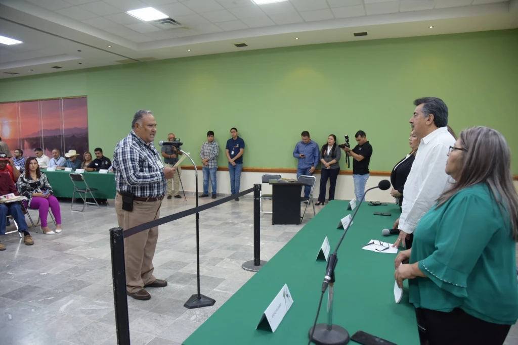 Atiende Lamarque Cano a cajemenses mediante la Atención y Participación Ciudadana
