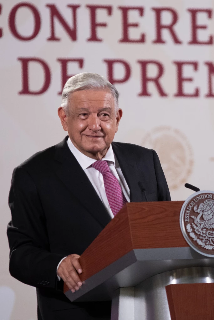 Lo está pensando aclara López Obrador