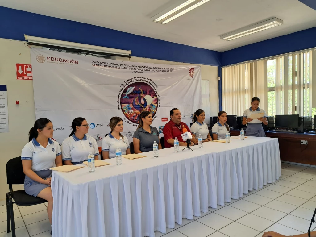 Alumnas del CBTIS 51 de Mazatlán presentan 4to Simposio de Servicios de Hospedaje