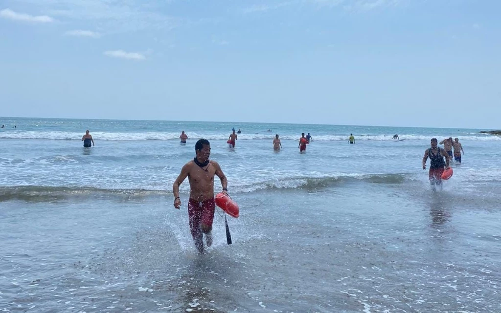 Salvavidas de Mazatlán afinan estrategia de vigilancia durante vacaciones de verano