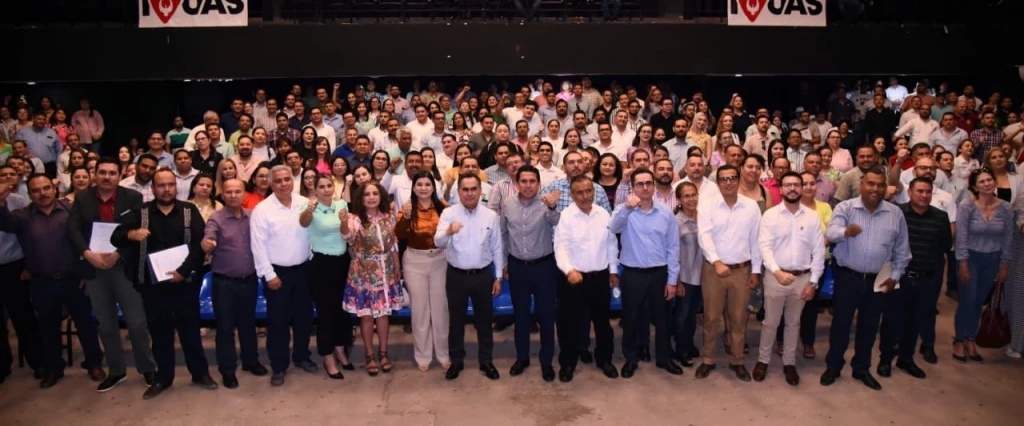 En concordancia con el Nuevo Modelo Educativo, entrega el Rector 262 titularidades en la Unidad Regional Norte de la UAS