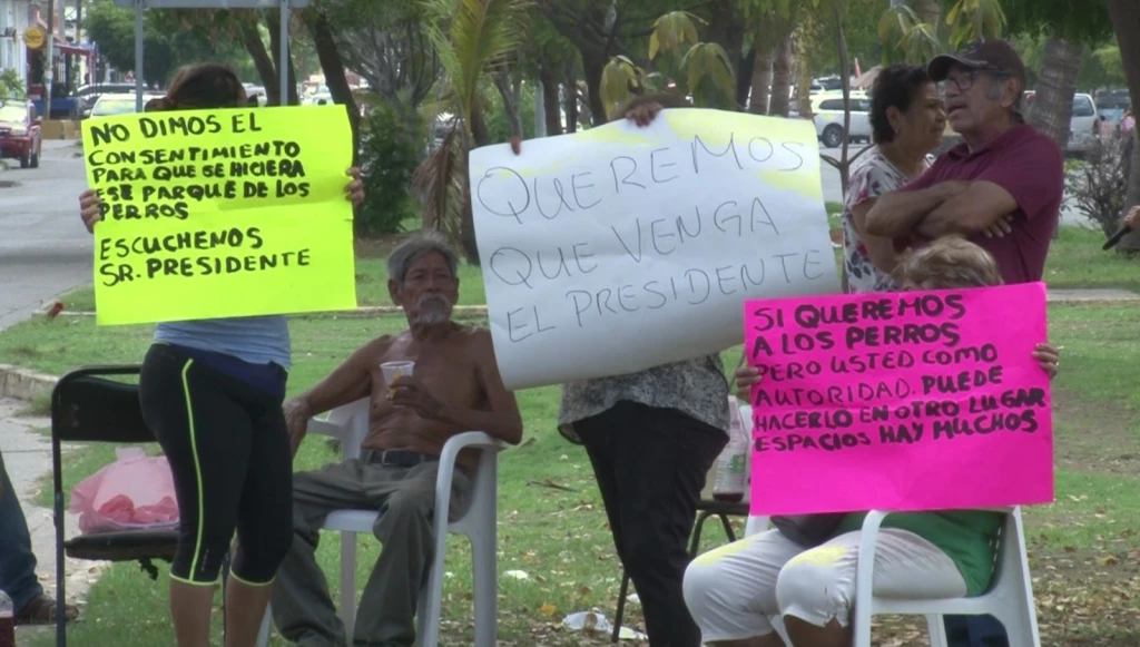 Vecinos de la colonia Francisco Villa se manifiestan contra construcción de parque para perros en Mazatlán