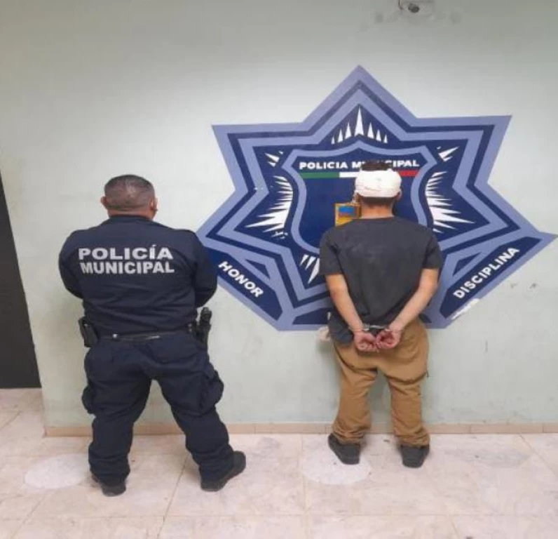 Detienen a menor por robo de motocicleta en la col. Hidalgo