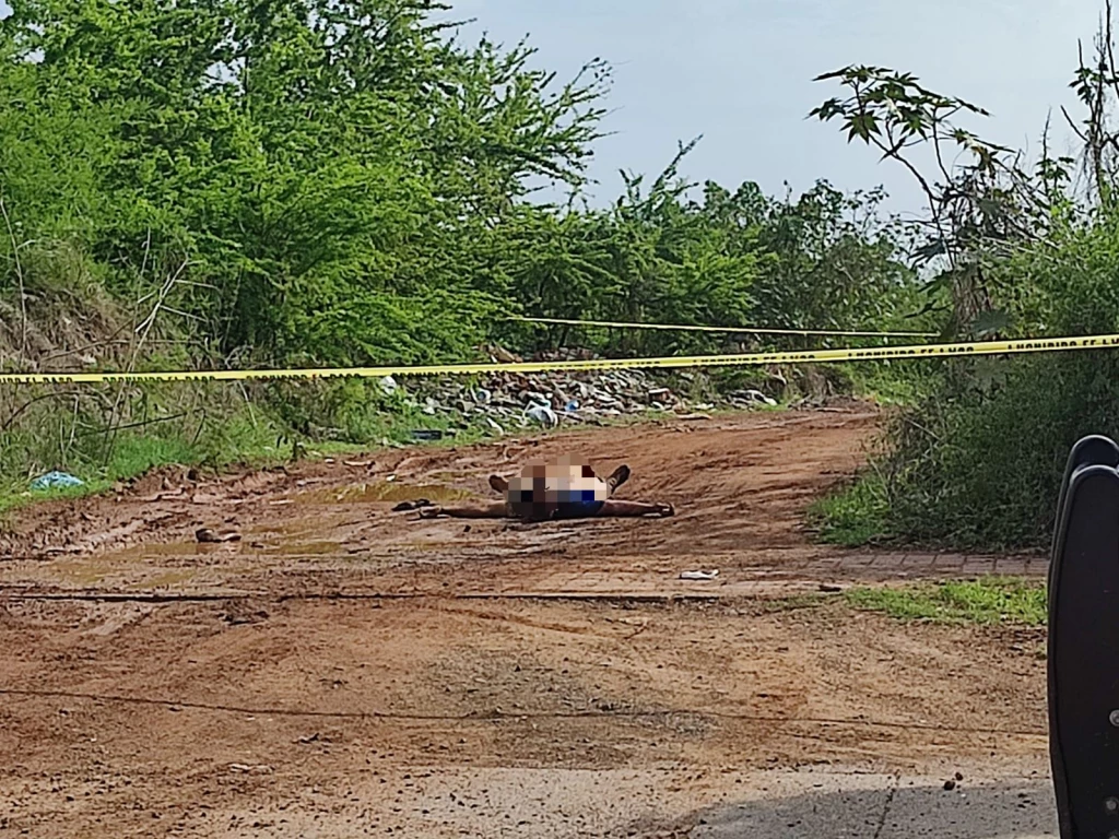 Encuentran a hombre asesinado sobre Libramiento II en Mazatlán