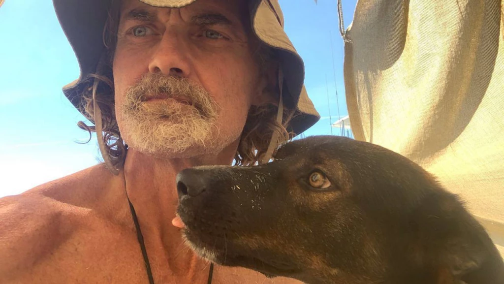 ¡Es australiano! Náugrafo que fue rescatado junto con su perrita por un barco atunero mazatleco