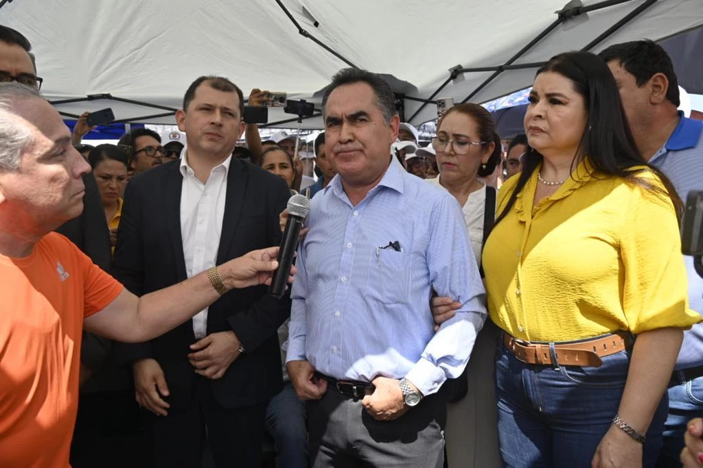 Con el respaldo de más de 20 mil universitarios, Rector acude a nueva cita con el Poder Judicial; de nueva cuenta difieren la audiencia por falta de carpeta