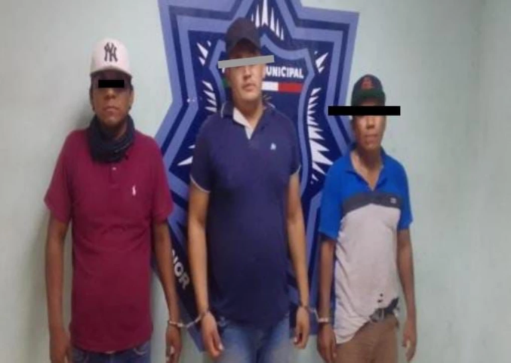 Capturan a 3 hombres por robo de vehículo ligero