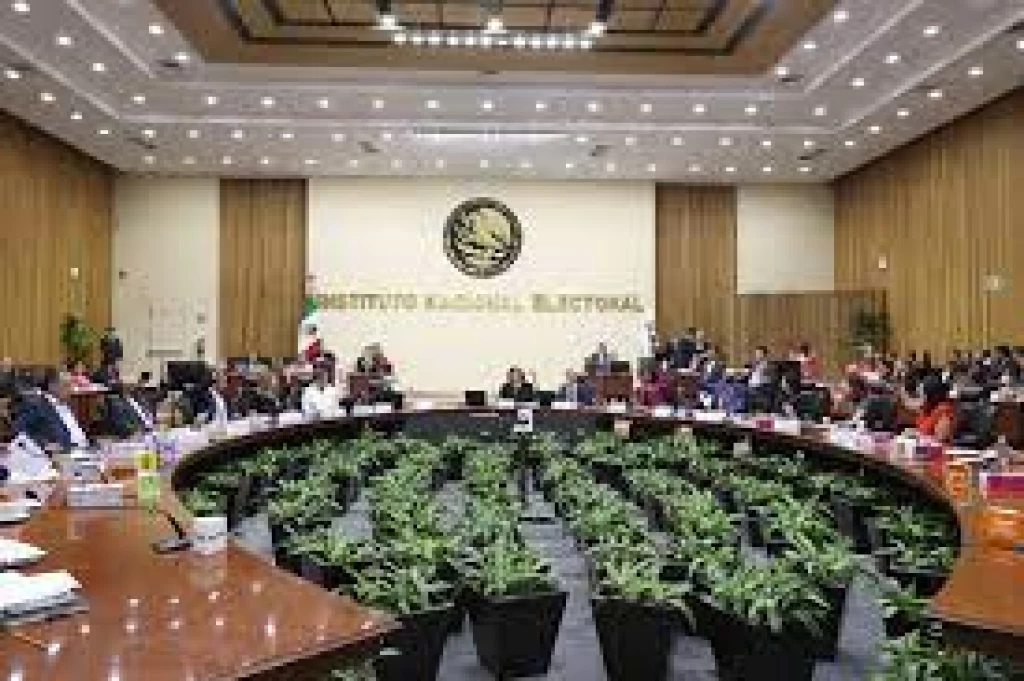 Emite el INE lineamientos para regular y fiscalizar propaganda en los procesos políticos