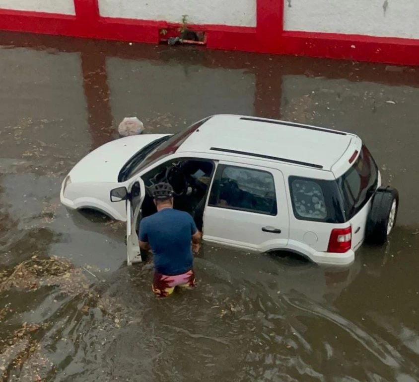 Se activan protocolos de atención del Gobierno de Mazatlán ante lluvia y viento.