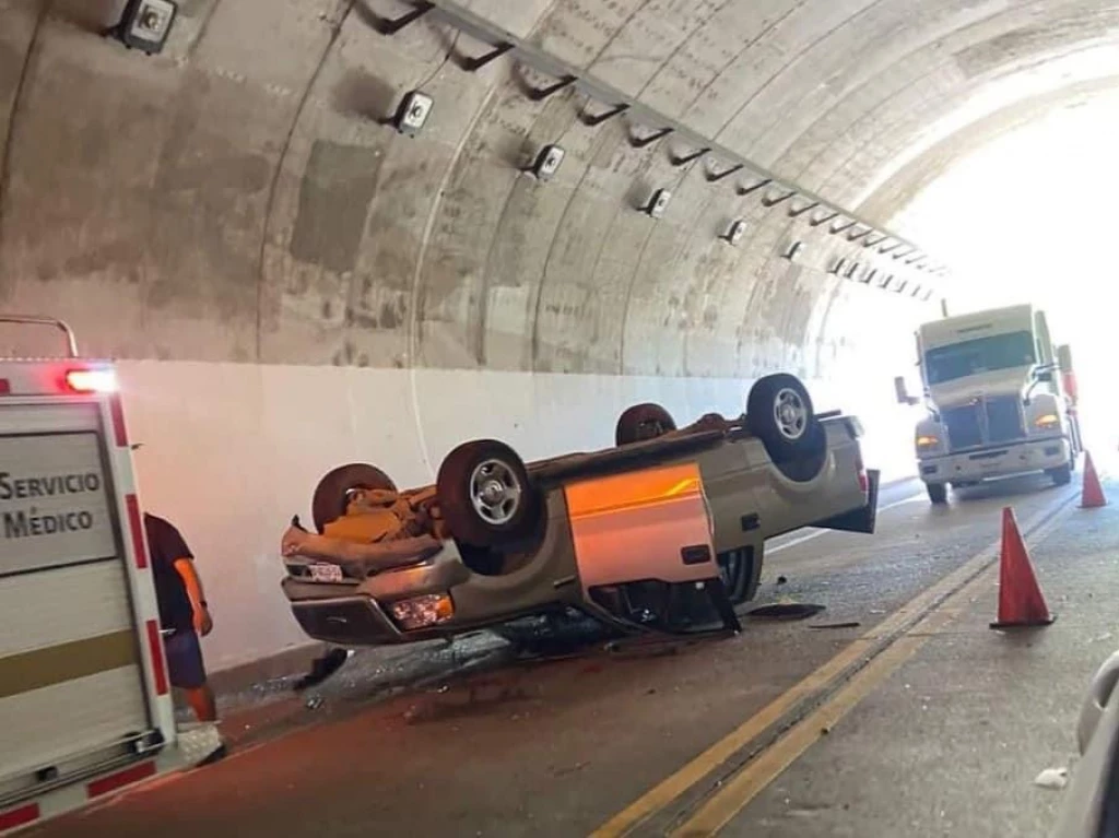 Dos accidentes viales en lo que va del domingo sobre la Mazatlán - Durango