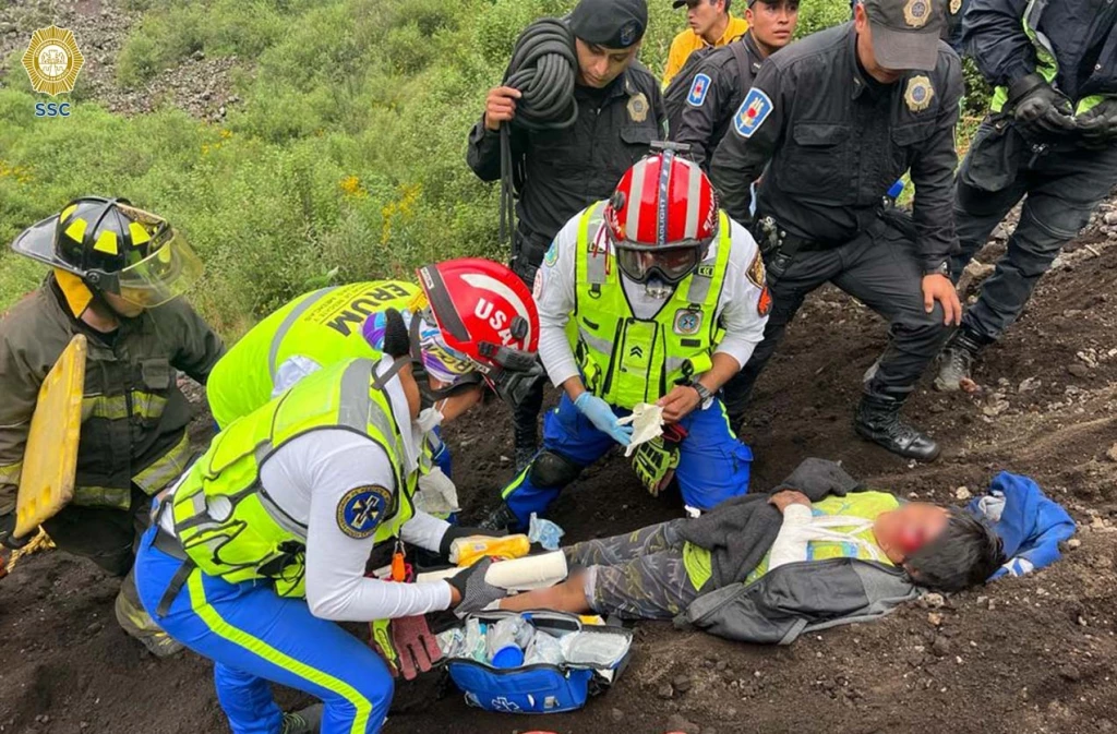 Niño de 8 años de edad cae dentro de cráter de volcán Xitle