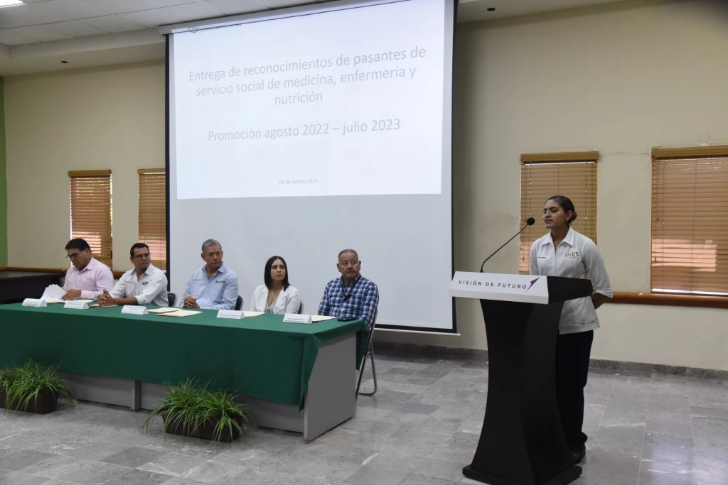 Reconocen labor de pasantes de servicio social de medicina, enfermería y nutrición