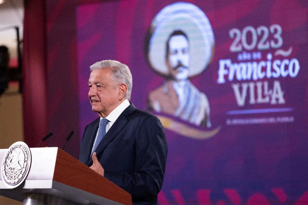 Muestra AMLO la carta a César de Castro