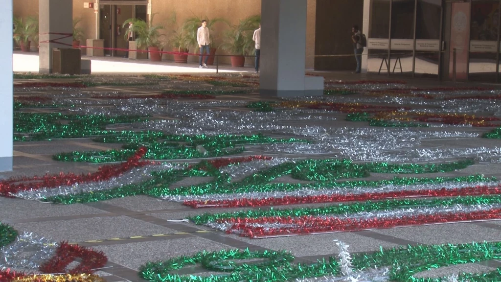 Se preparan con los arreglos de fiestas patrias