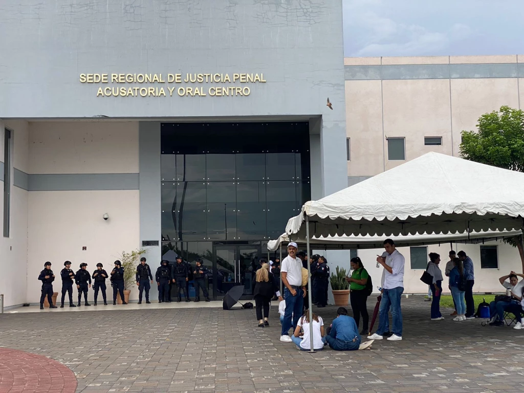 ¿De qué se le acusa al Rector de la UAS?