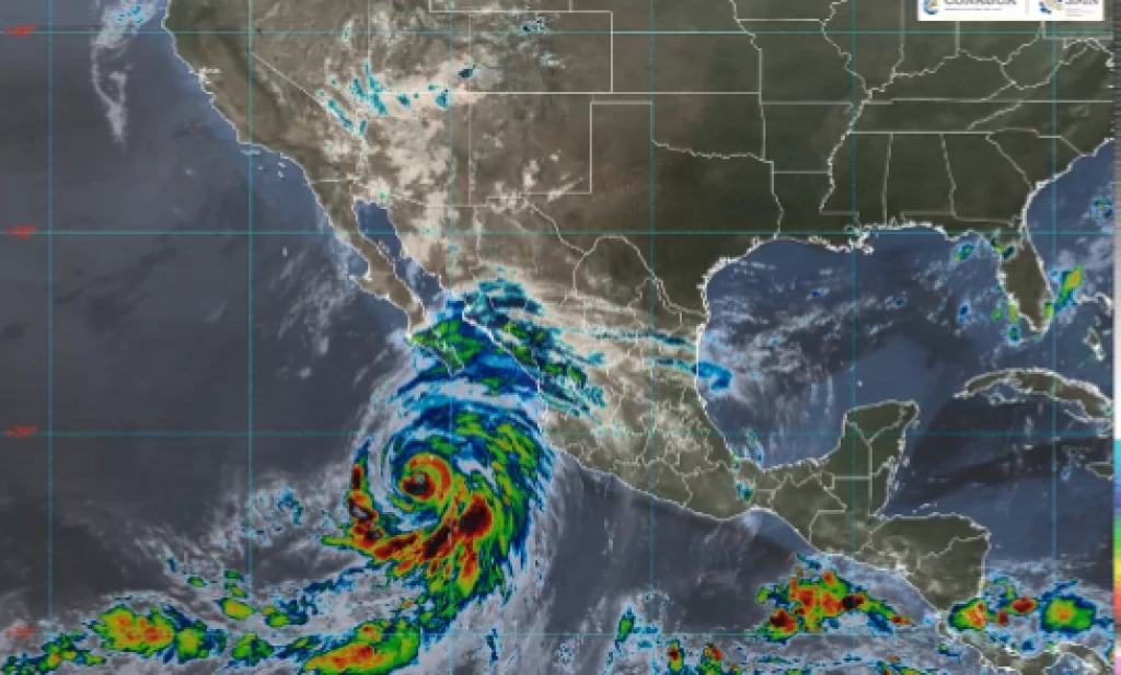 Huracán categoría 4 "Hilary" se localiza al sur de Baja California